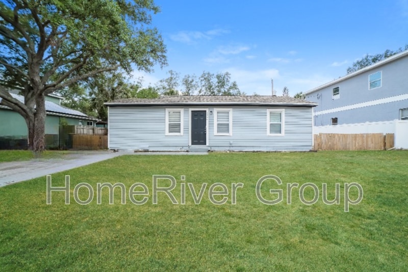 Primary Photo - 3110 W Hartnett Ave