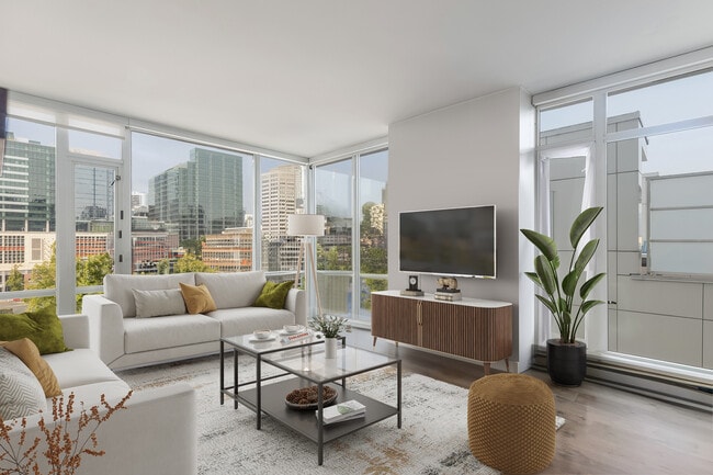 Building Photo - 161 Georgia St W