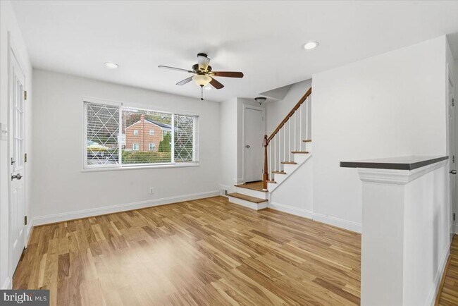 Building Photo - 4410 Vermont Ave