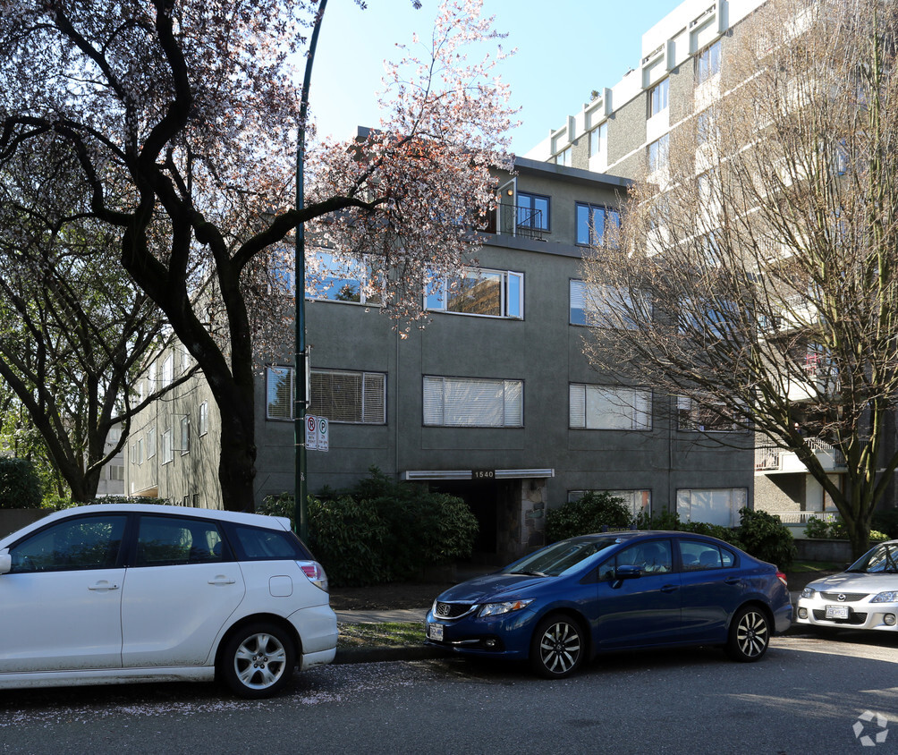 Primary Photo - Haro Street Apartments