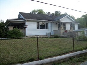 Building Photo - 1123 N Madison St