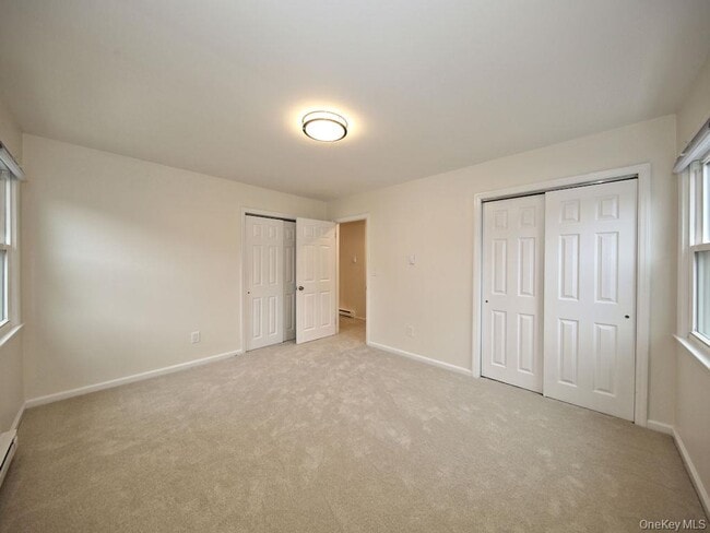 Building Photo - 105 Florence St