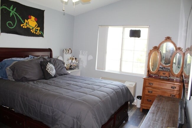 Building Photo - 224 Bertram Dr