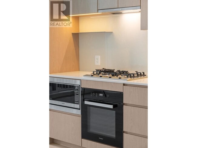Photo du bâtiment - 5212-5212 Cambie St.