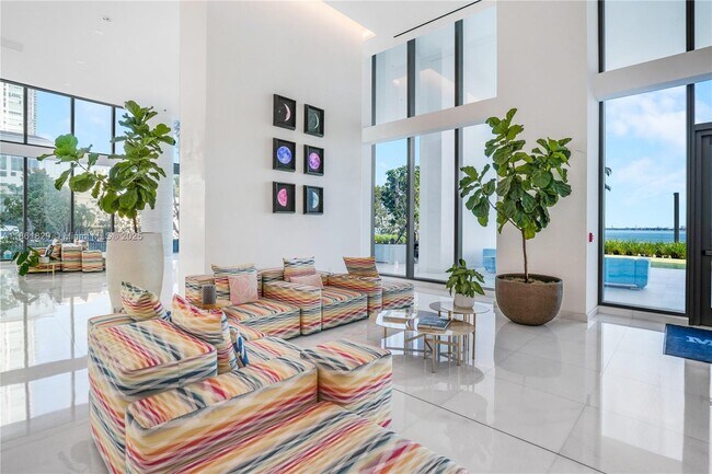 Foto del edificio - 700 NE 26th Terrace