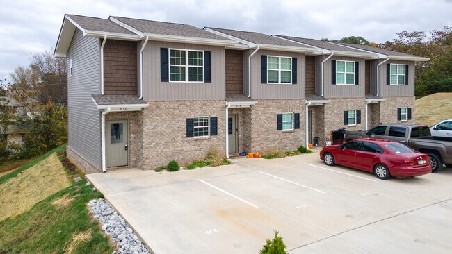 Photo - 916 Warrior Hill Dr (Louisville, TN) Townhome