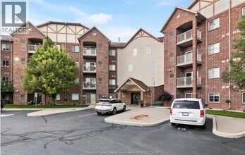 Building Photo - 3160 Wildwood Dr