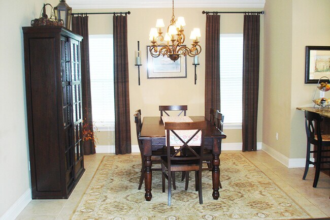 Foto del edificio - 508 Falling Water Cir