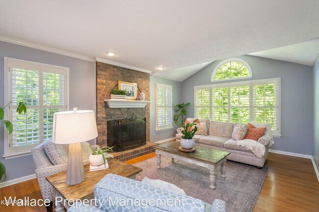 Building Photo - 4 br, 3.5 bath House - 230 Woodland Trace ...