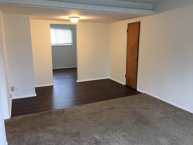 Foto del edificio - 8518 Titchfield Ct