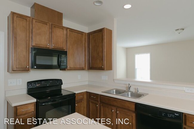 Building Photo - 6 br, 3 bath House - 115 Murray Hill Drive