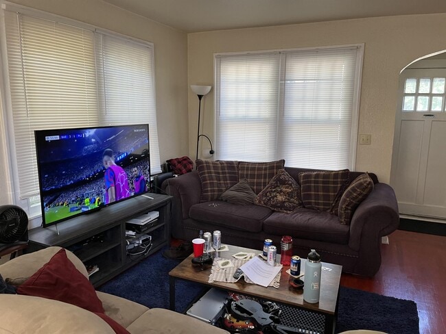 Photo - 311 Beal St House