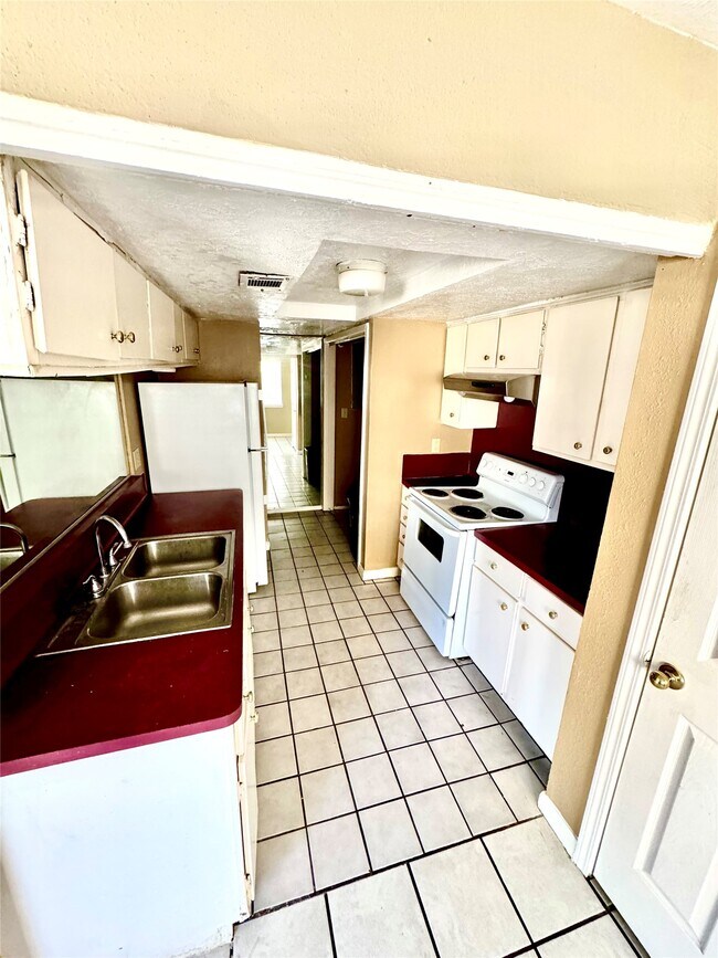 Foto del edificio - 5668 Birchmont Dr