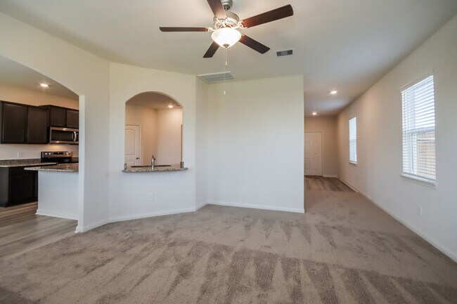 Foto del edificio - 5810 Sapphire Lagoon Rd