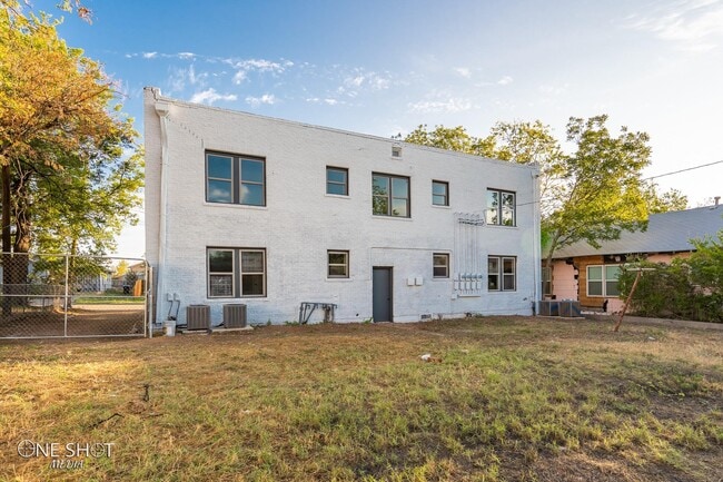 Building Photo - 1849 S 5th St