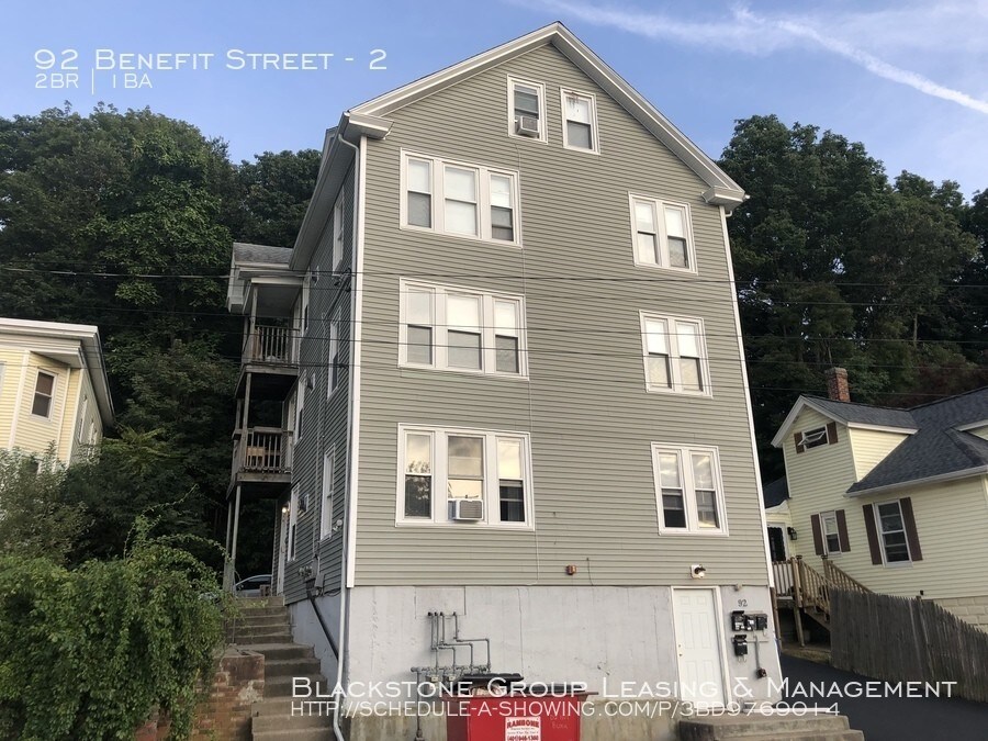 92 Benefit St Unit 2, Woonsocket, RI 02895 Room for Rent in
