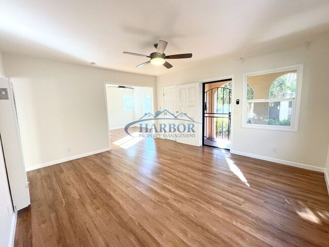 Foto del edificio - 1016 N Serrano Ave