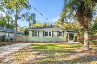 Building Photo - 1010 NE 7th Pl