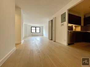 Building Photo - East 39th Street