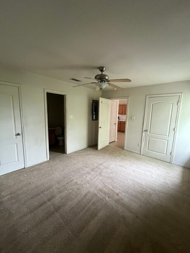 Foto del edificio - 407 Brittney Way