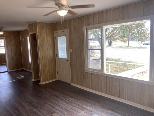 Foto del edificio - 703 W Ollie St