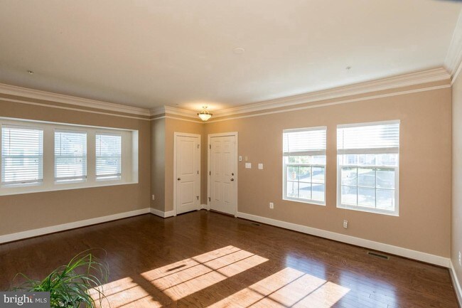 Building Photo - 3419 Stonebridge Drive