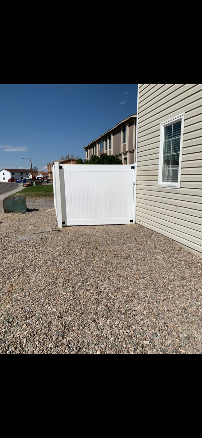 Building Photo - 2260 Cumorah Way