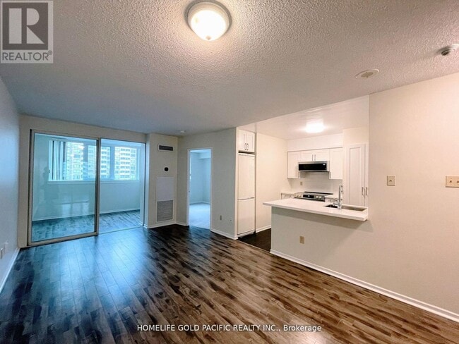 Building Photo - 1055 Bay St.