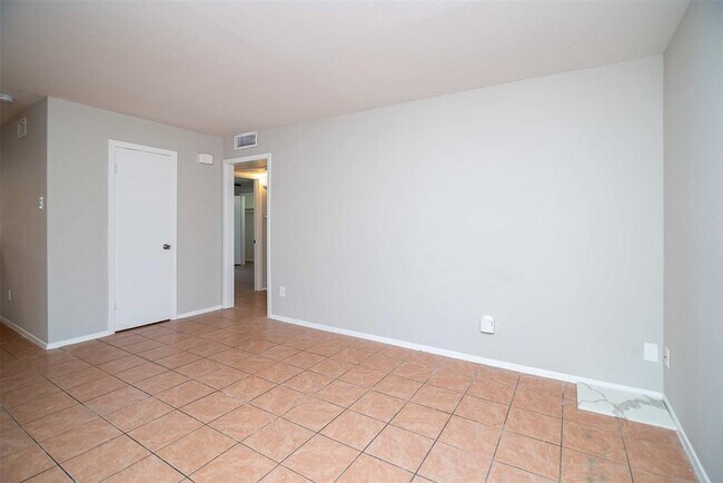 Building Photo - 6311 Fondren Rd