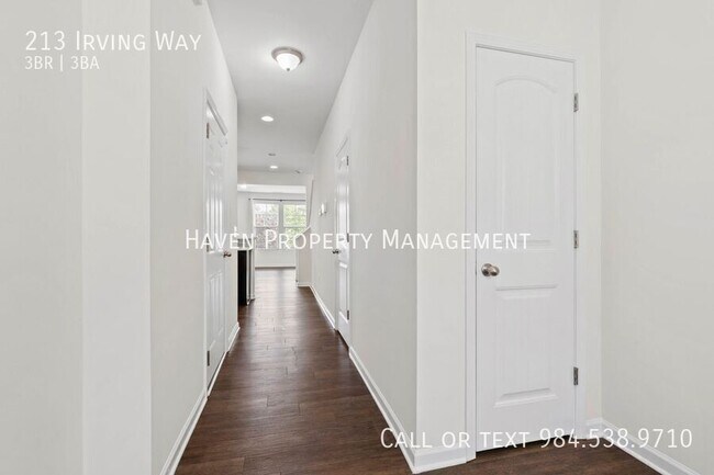 Building Photo - 213 Irving Way