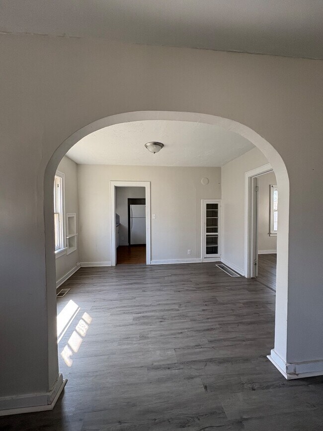 Foto del edificio - 609 N Madison St