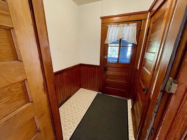 Building Photo - 21 Watson Ave