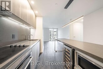 Building Photo - 57 Spadina Ave.