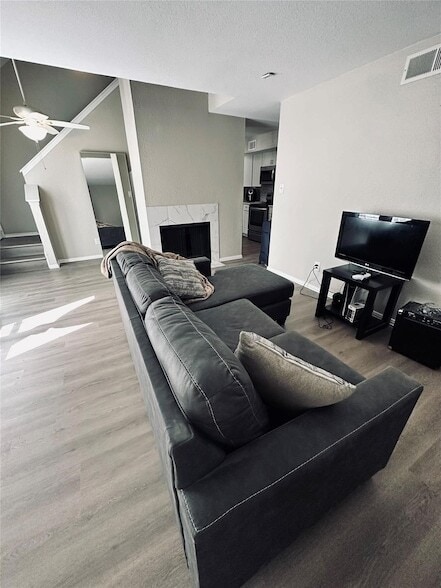 Foto principal - 9803 Walnut St