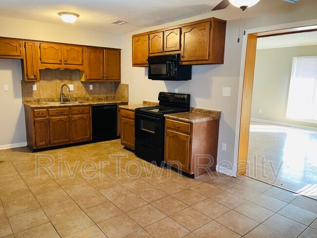 Photo - 6390 Sandhurst Rd House