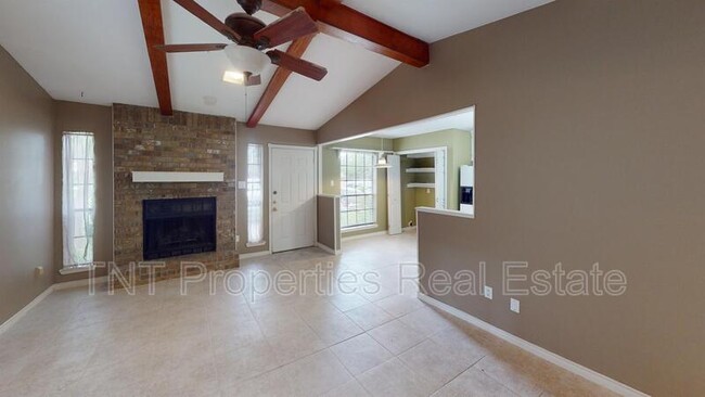 Building Photo - 616 San Saba Ct