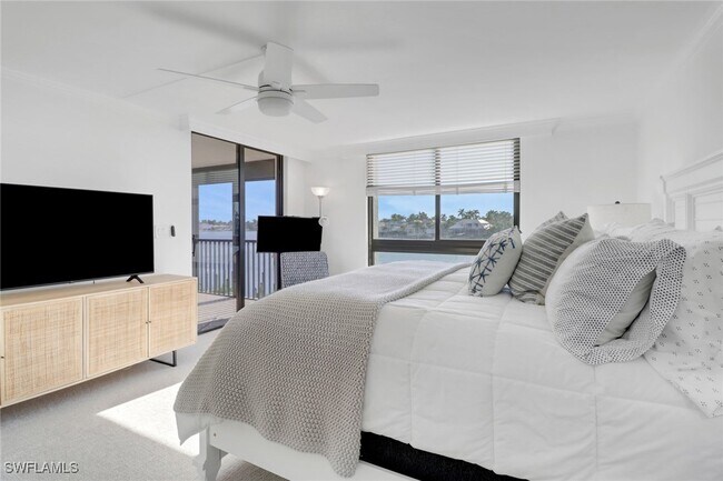 Foto del edificio - 2400 Gulf Shore Blvd N