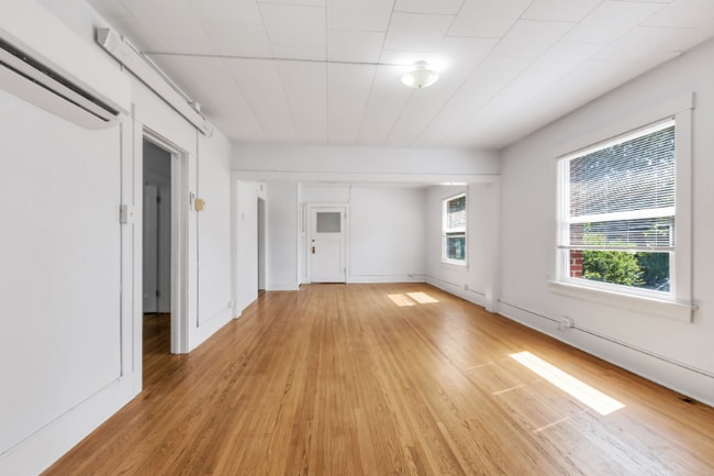 Building Photo - 1632 9th St