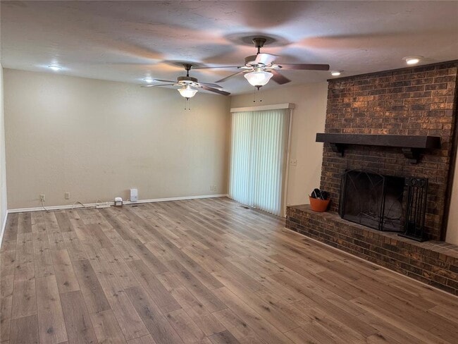 Building Photo - 1018 Claremont Dr