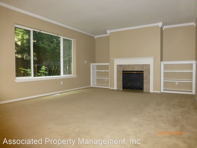 Building Photo - 3 br, 2.5 bath House - 498 NE Caden Ave.