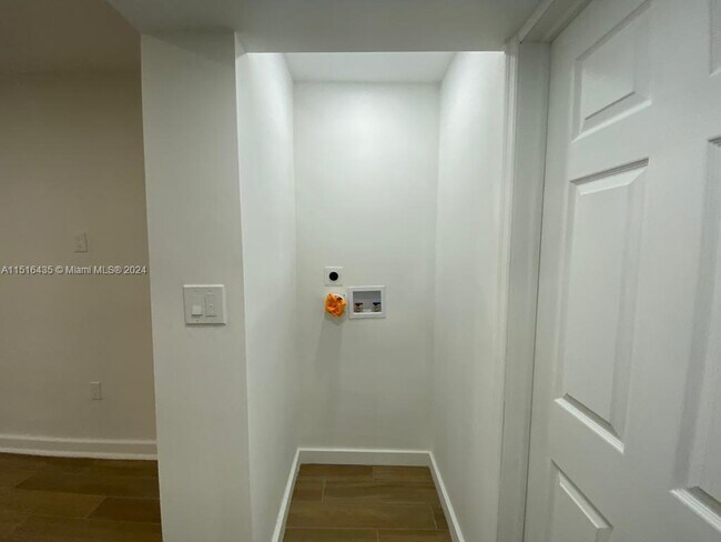 Foto del edificio - 255 NW 41st Ave