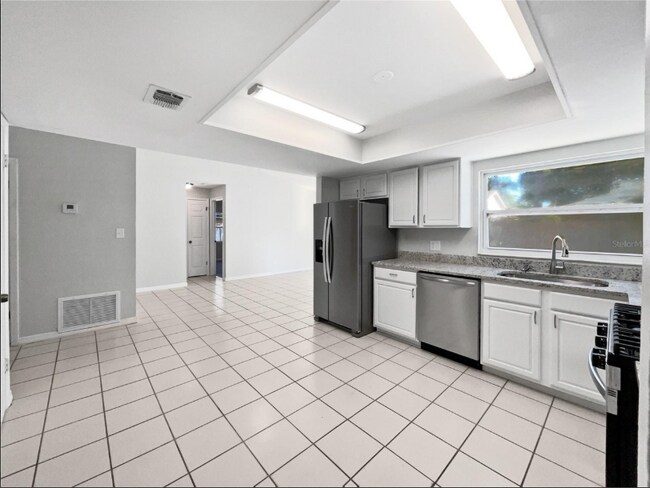 Foto del edificio - 831 Haulover Dr