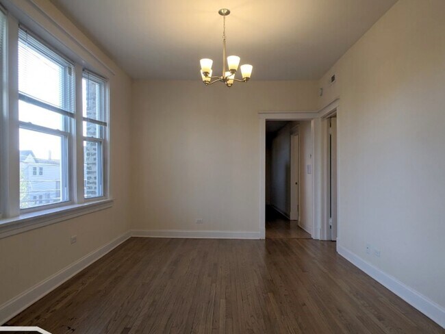 Building Photo - 2814 N Troy St