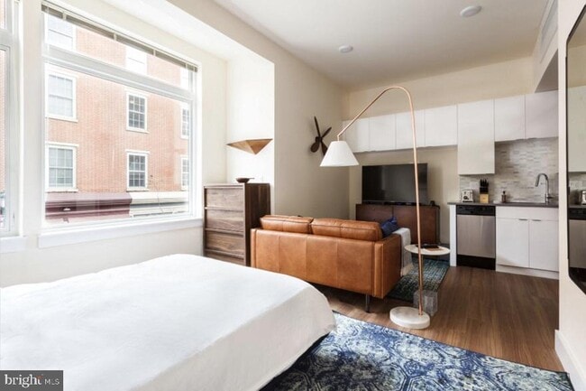 Building Photo - 300 Market St