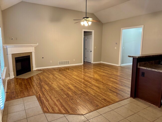 Photo - 40 Lake Front Dr N House