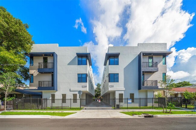 Foto del edificio - 1251 SW 3rd St