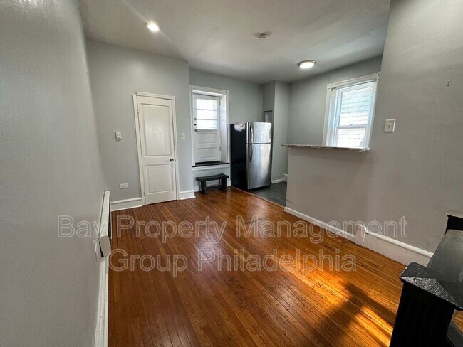 Foto del edificio - 439 E Walnut Ln