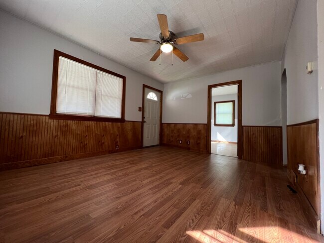 Foto del edificio - 3910 Whitney Ave