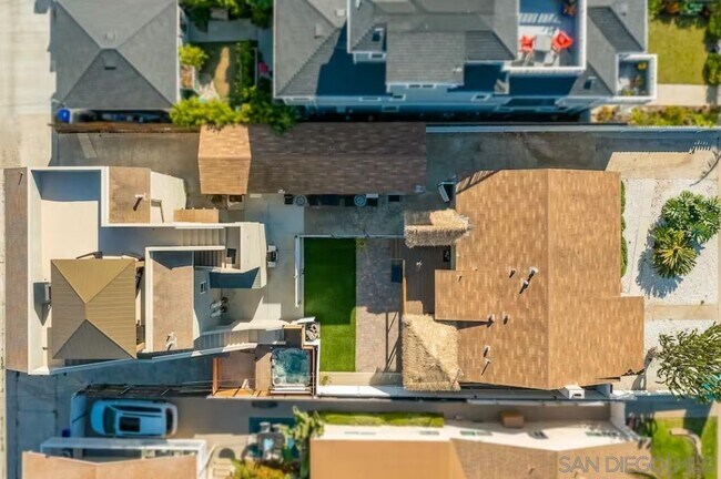 Building Photo - 843 Beryl St