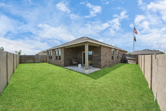 Building Photo - Malta Trace Drive, Rosharon, TX 77583 - 4 BR 2 BA single-family home